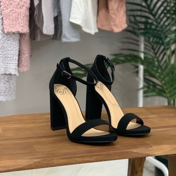 🆕 Taylor - Black Ankle Strap Heels - Picture 3 of 4